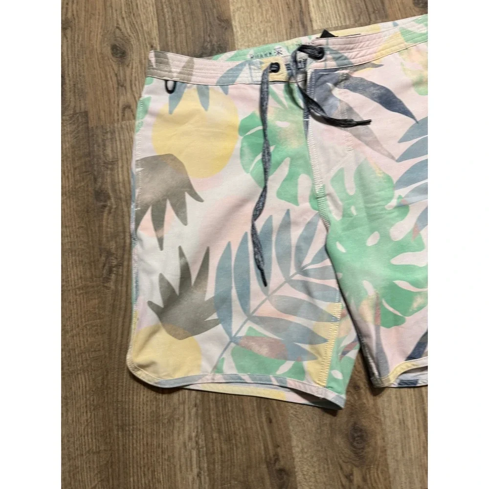 Roark The Chiller Shorts Mens Size 30 Pink Tropical Floral Swim Trunks